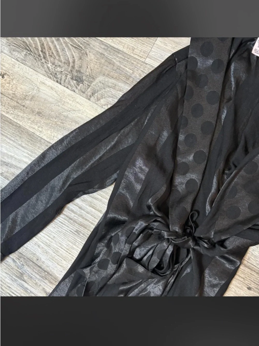 Victoria Secret Robe - Picture 6 of 7